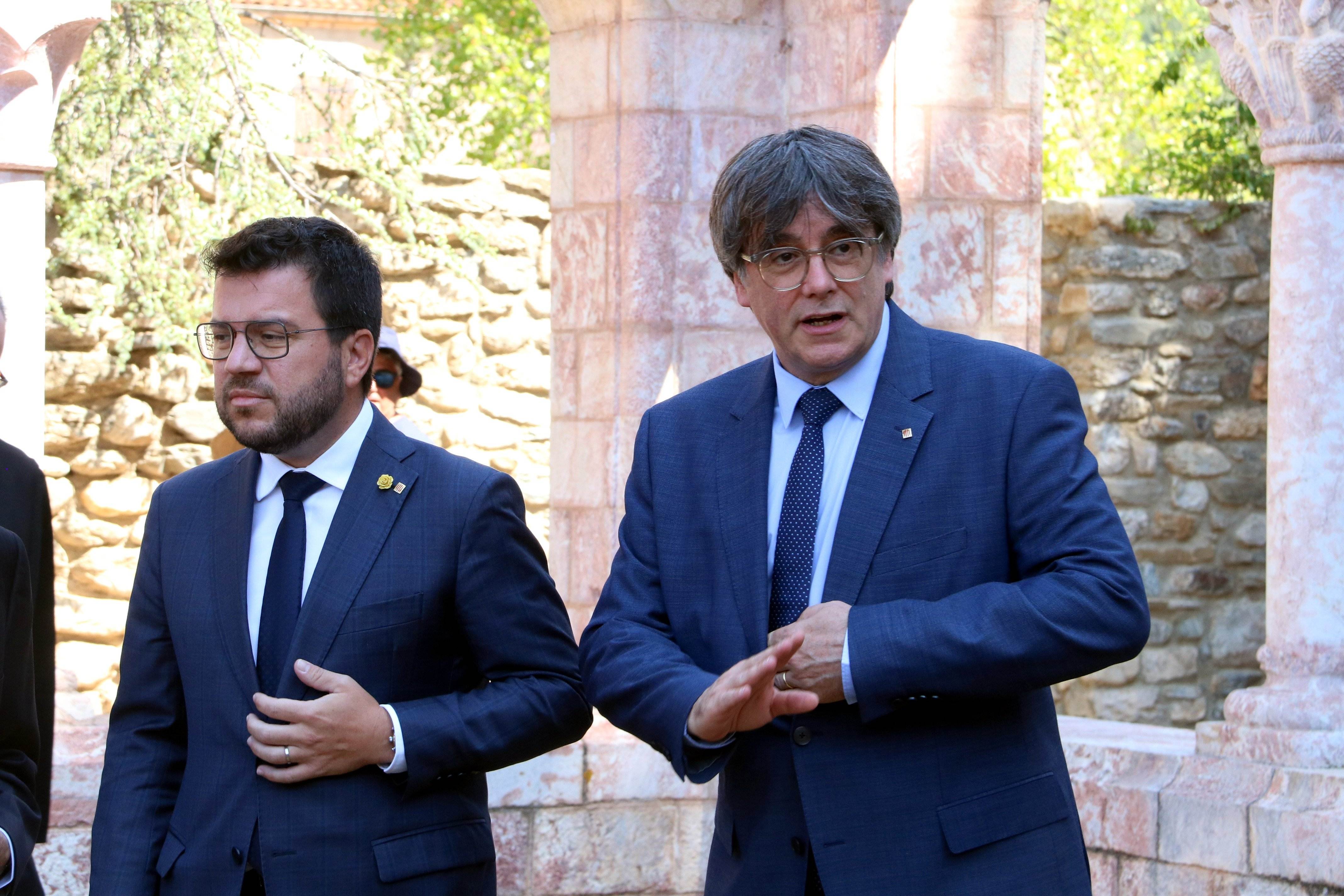 ERC insiste y formaliza la propuesta de un cara a cara presencial entre Aragonès y Puigdemont "donde sea"