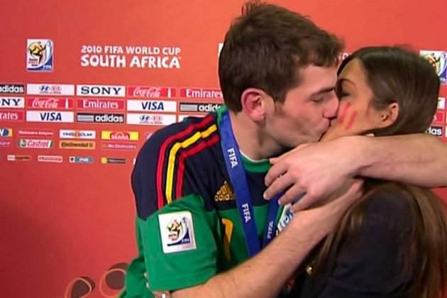 El petó d'Iker Casillas a Sara Carbonero, Mundial 2010 / TVE