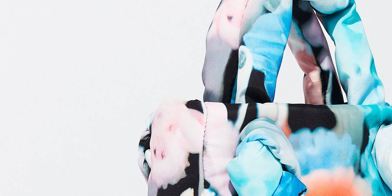 Ojos como platos al ver el bolso de nylon estampado más espectacular que hay ahora en Parfois