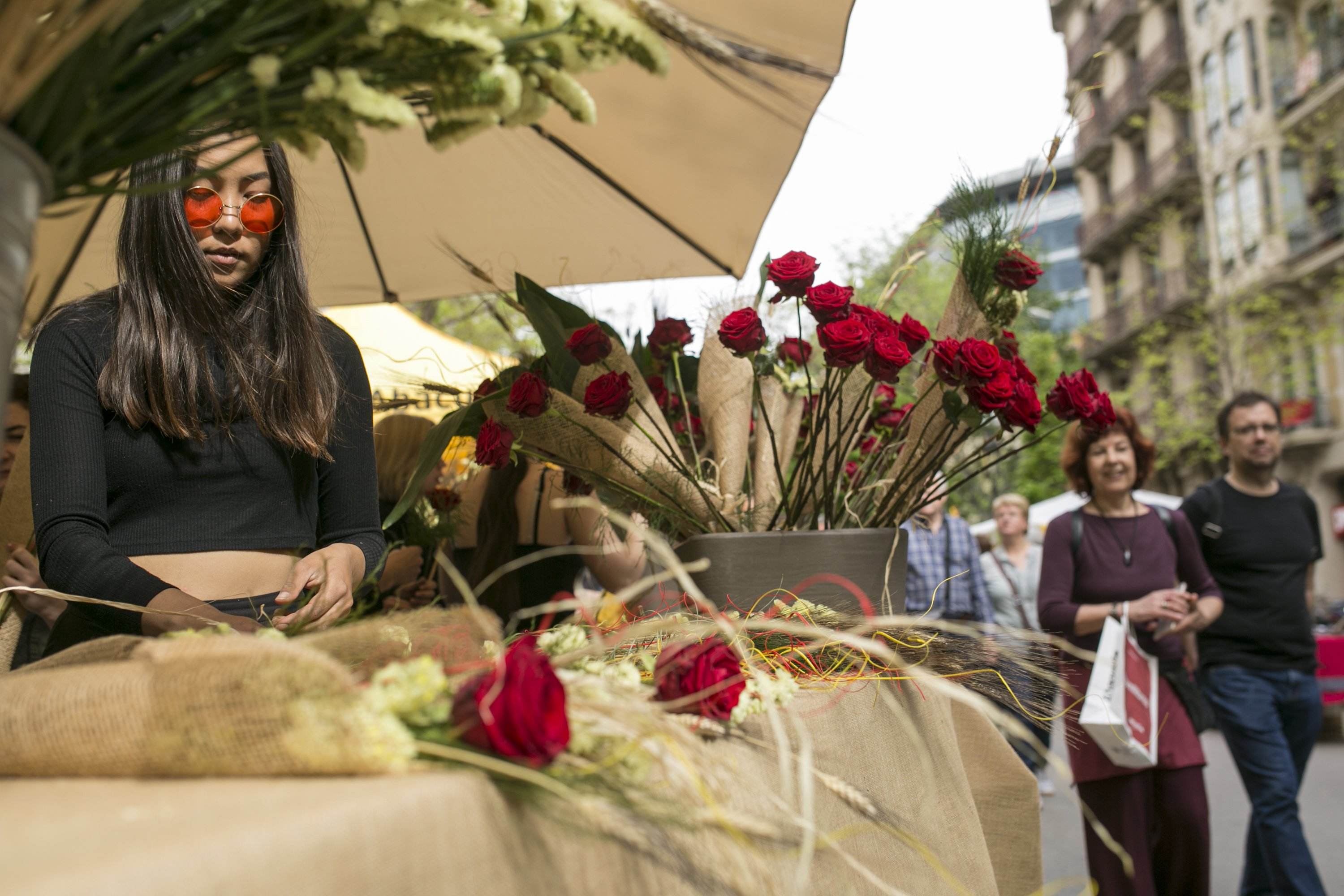 El Diplocat se "reactiva" con una campaña para internacionalizar Sant Jordi