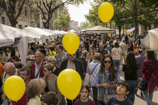 Sant Jordi globus grocs - Sergi Alcazar