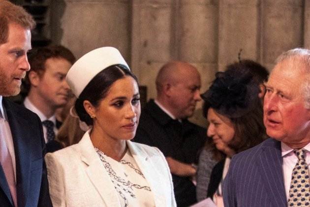 Harry, Meghan Markle y Carlos III Harry, Meghan Markle y Carlos III