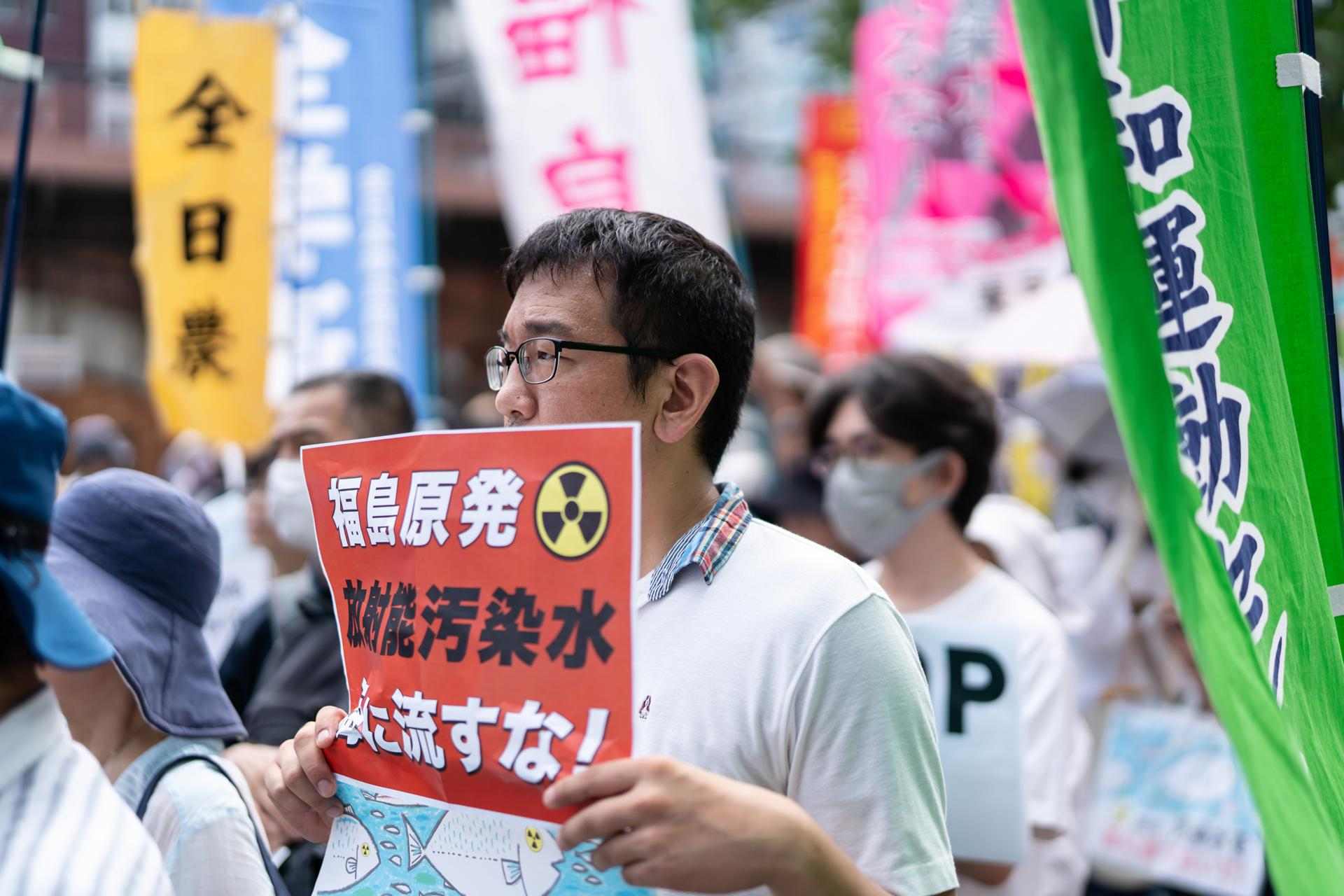 Empieza el vertido de agua radiactiva de Fukushima: protestas dentro y fuera de Japón