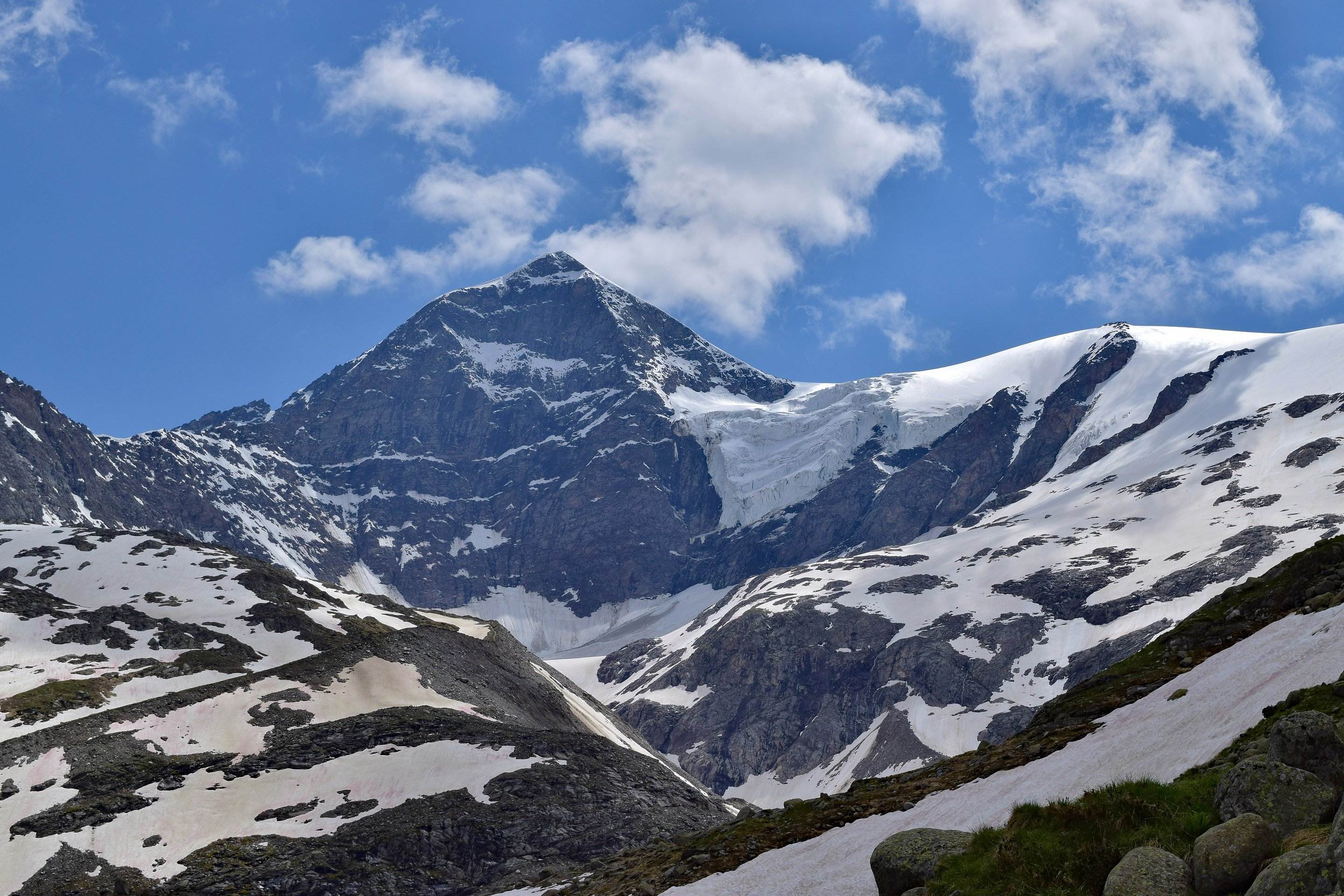 El desgel destapa el cos d'un alpinista que va desaparèixer fa 22 anys en una glacera als Alps