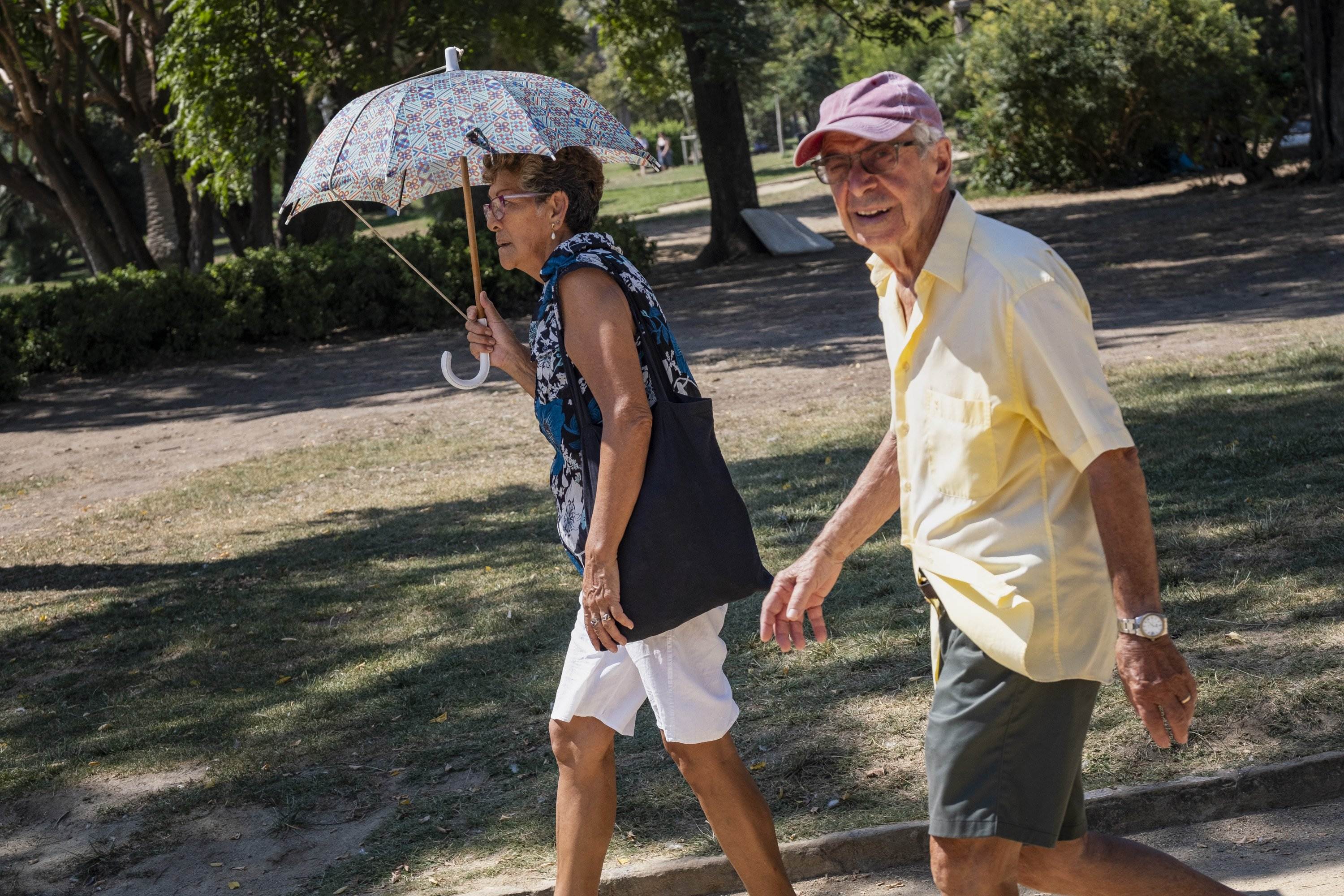 Iglesias y centros comerciales, novedades en los refugios climáticos de Barcelona para este verano