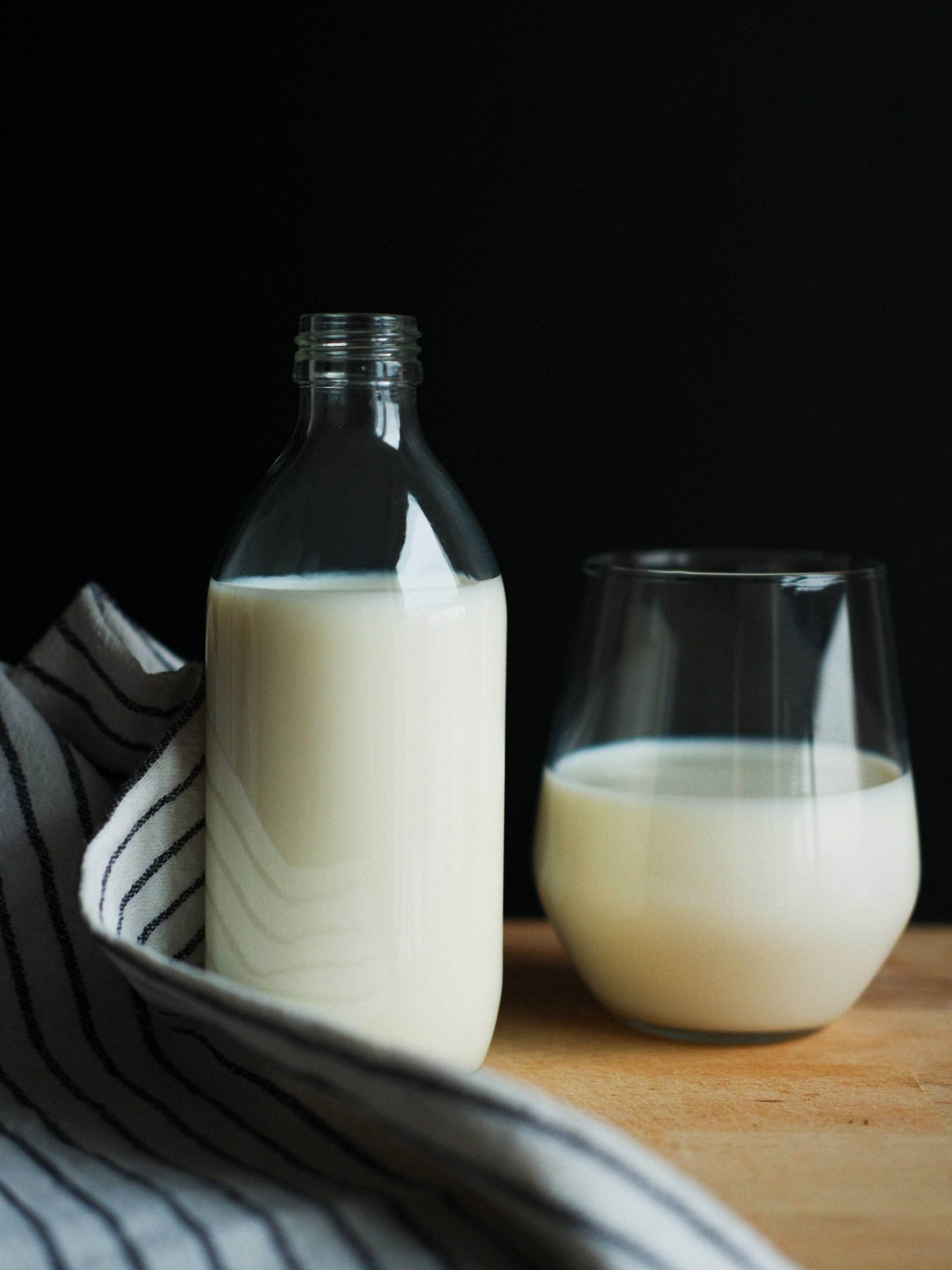 ¿Cuánto tiempo aguanta la leche abierta en la nevera? No lo sabías