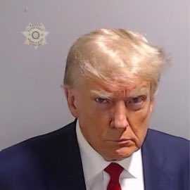 Trump, fitxat per frau electoral: 20 minuts a presó i una foto policial viral