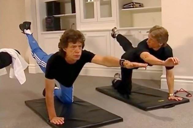 Mick Jagger haciendo ejercicio
