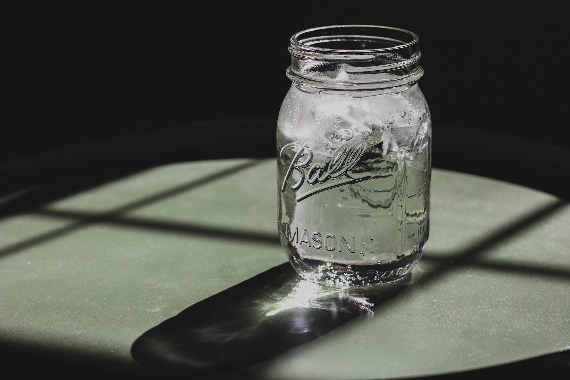 És recomanable beure aigua freda a les nits? La resposta dels experts