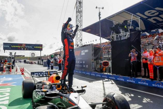 Max Verstappen celebra pole GP Países Bajos / Foto: EFE Max Verstappen celebra pole GP Países Bajos / Foto: EFE