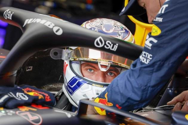 Max Verstappen box / Foto: EFE - Remko de Waal