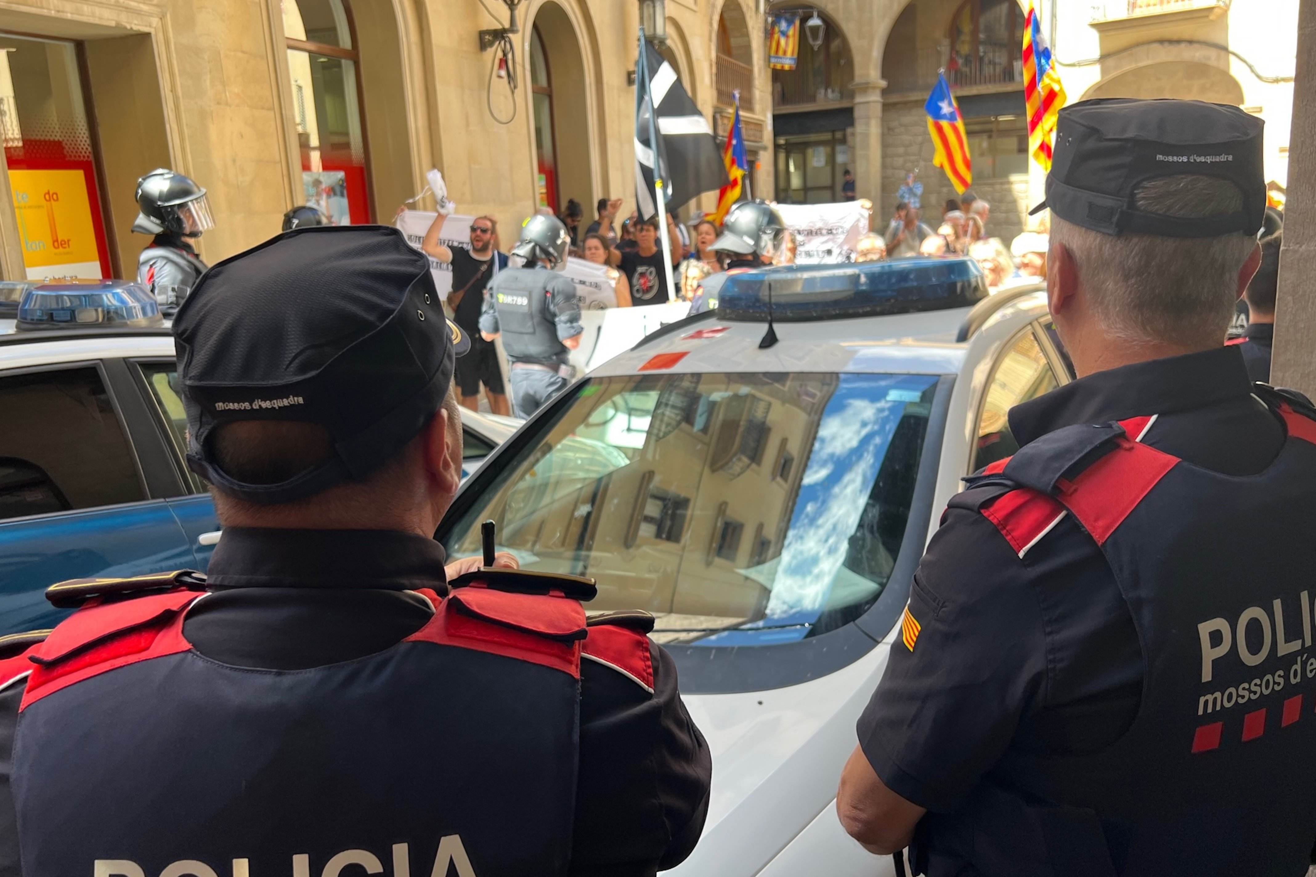 Los acusados de querer sabotear La Vuelta, en libertad: la jueza les prohíbe acercarse a la carrera