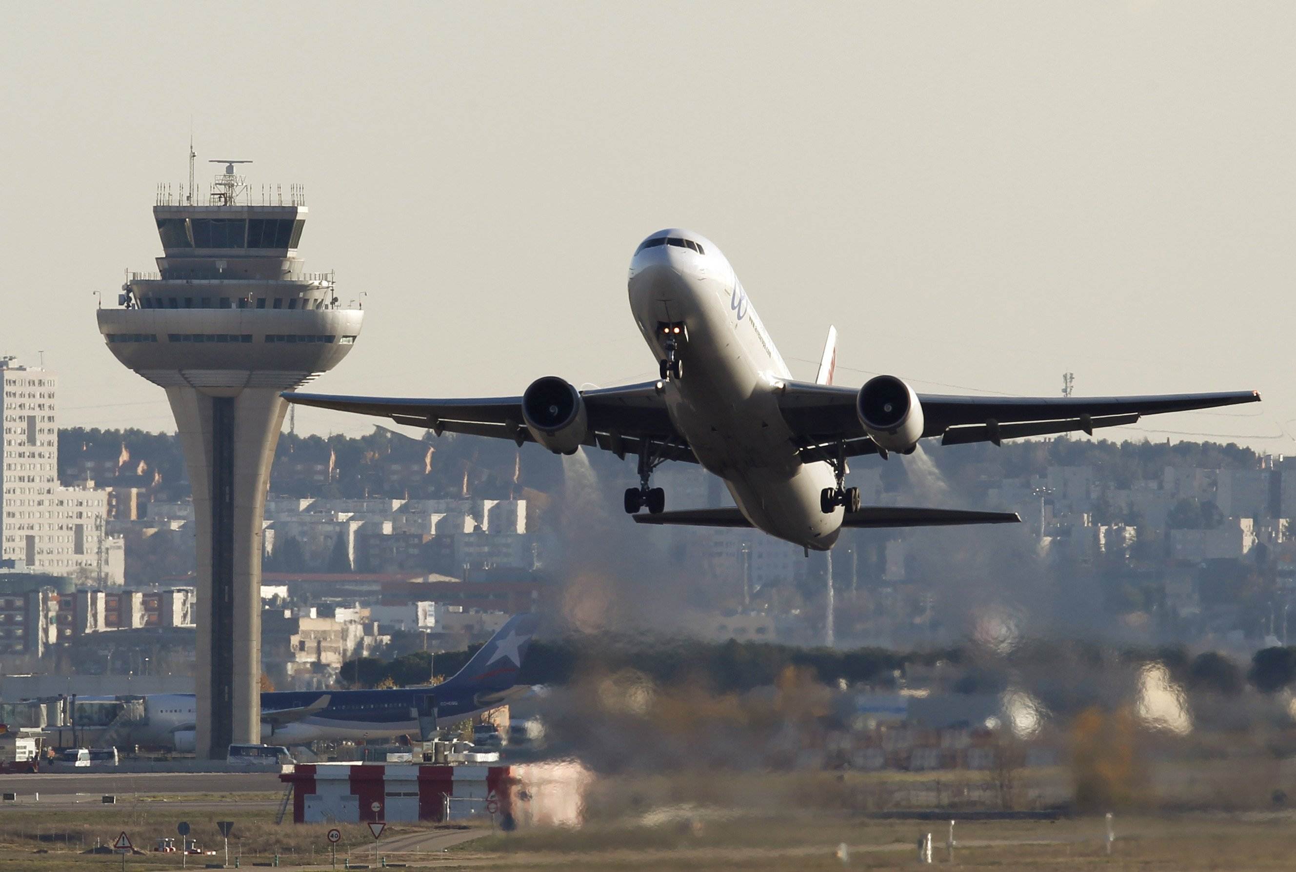 Barajas busca l'amo d'un avió 'fantasma'