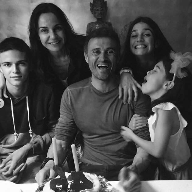 Foto antigua de la familia de Luis Enrique / Instagram Foto antigua de la familia de Luis Enrique / Instagram