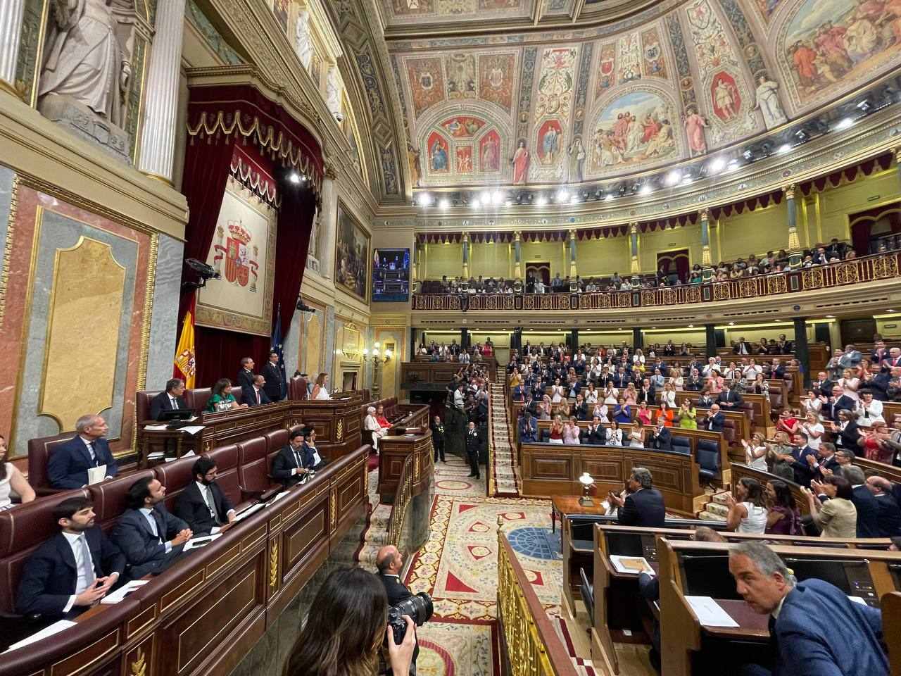 Lingüistes, en defensa del català al Congrés: tindria un “gran valor pedagògic” per a la ciutadania