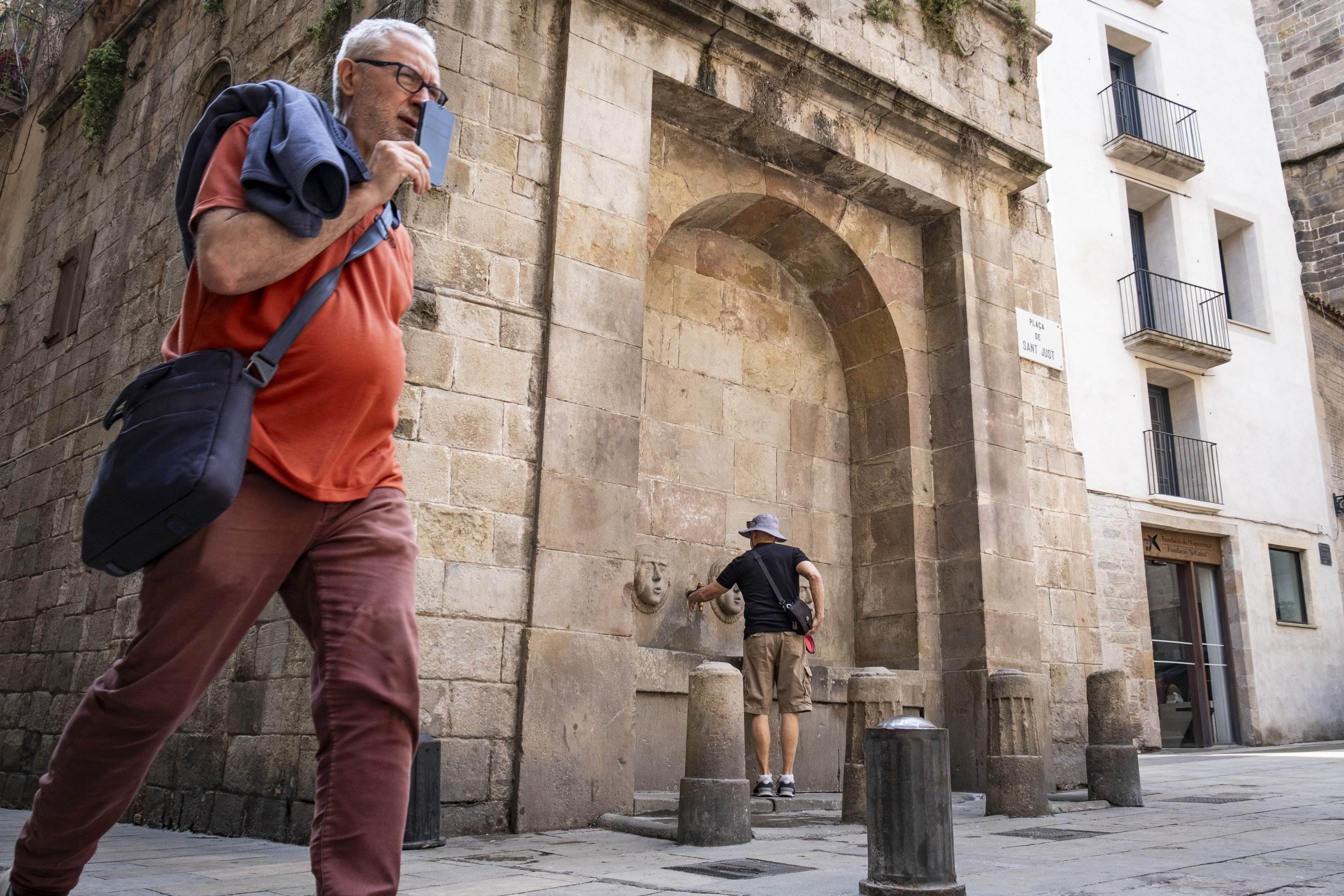 Barcelona limita el riego a la "supervivencia" y solo con agua no potable