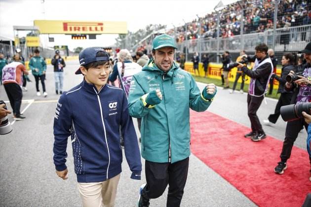 Yuki Tsunoda i Fernando Alonso durant el GP de Canadà / Foto: Europa Press