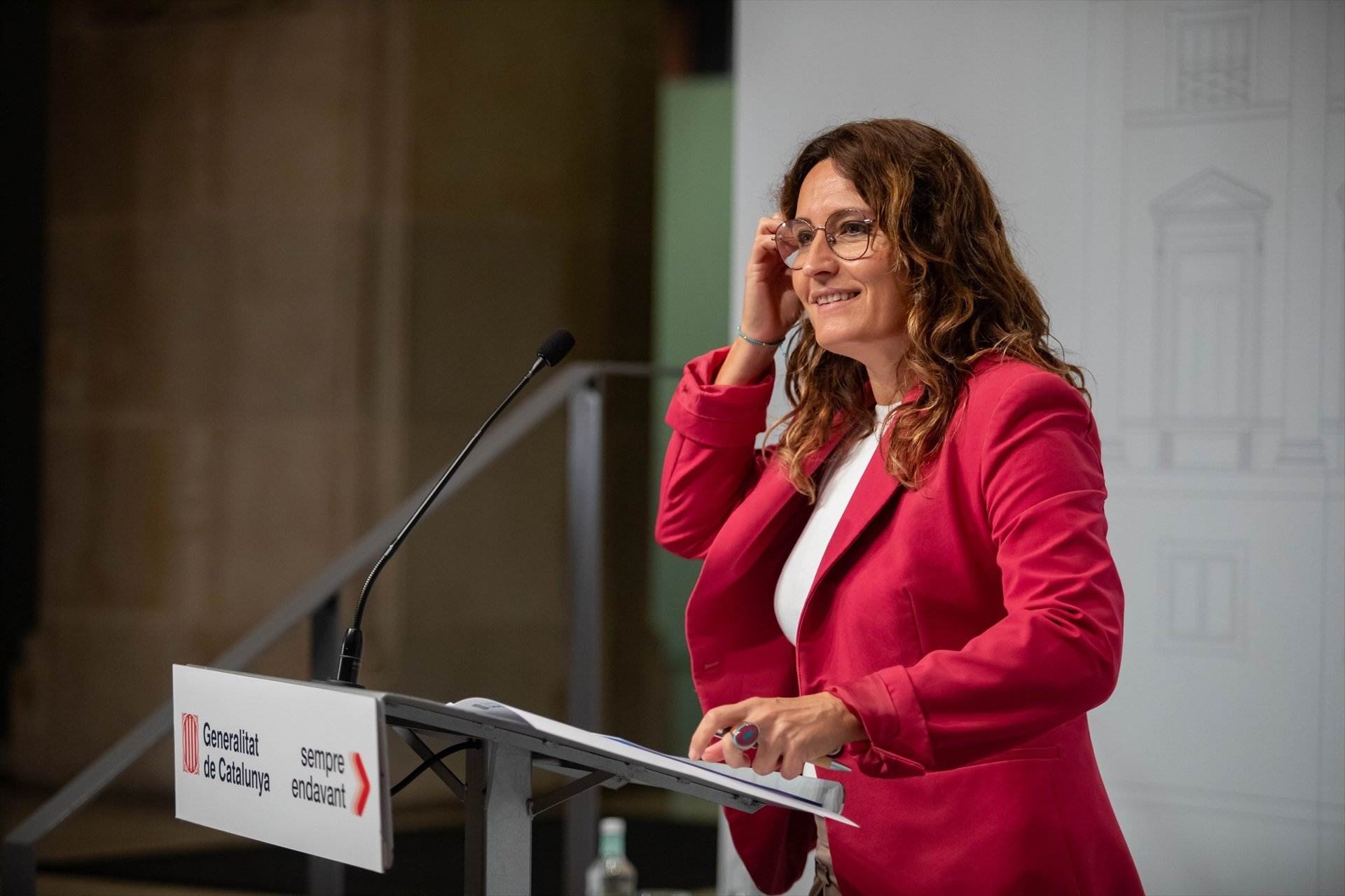 ERC insisteix en la renda bàsica universal, rebutjada al Parlament, i el PSC demana no fer volar coloms