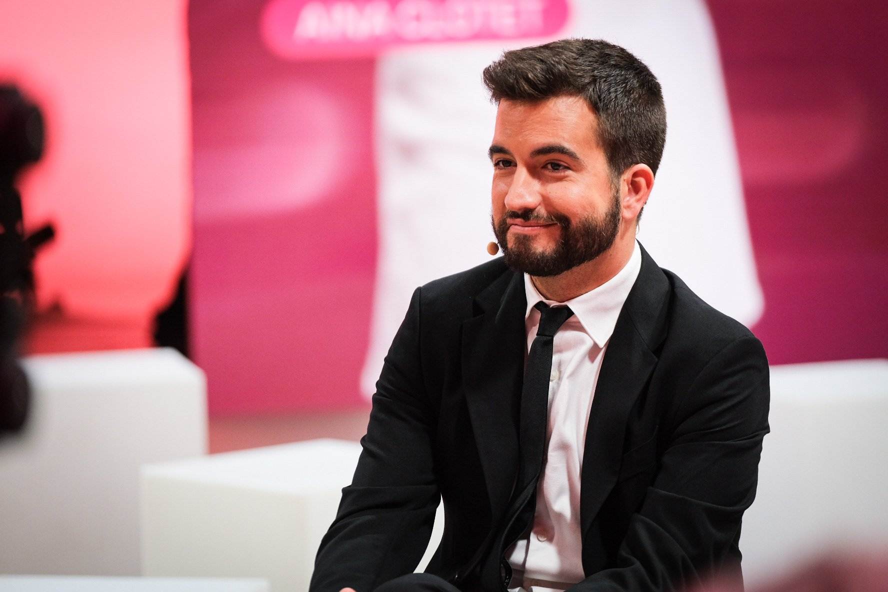 Un jutjat investiga la suplantació de la identitat del periodista Ricard Ustrell a la xarxa social X Un jutjat investiga la suplantació de la identitat del periodista Ricard Ustrell a la xarxa social X