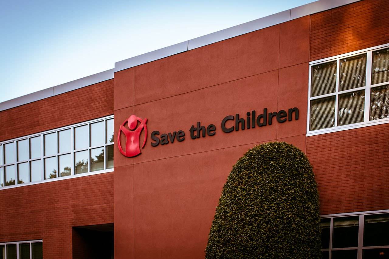 Una operadora de Save the Children acusa a una catalana de maleducada por no cambiar al castellano