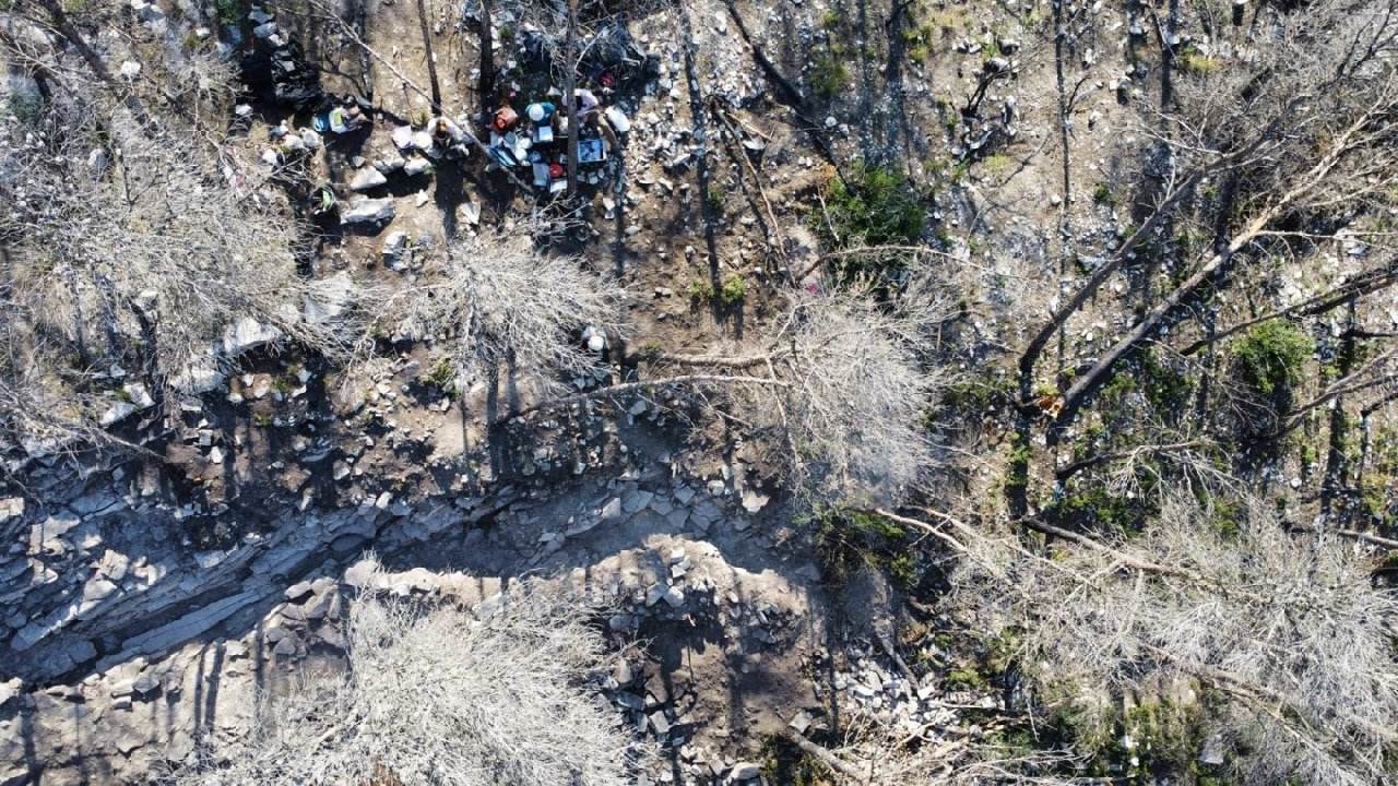 Un dron escanea 400 hectáreas quemadas en Corbera d'Ebre a la búsqueda de restos óseos de la Guerra Civil