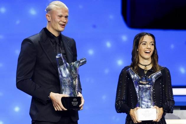 Lliurament premis jogadors de l'any Aitana Bonmati Erling Haaland / Foto: Guillaume Forcajol / Efe Lliurament premis jogadors de l'any Aitana Bonmati Erling Haaland / Foto: Guillaume Forcajol / Efe