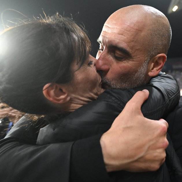Pep Guardiola Cristina Serra Beso GTRES Pep Guardiola Cristina Serra Beso GTRES