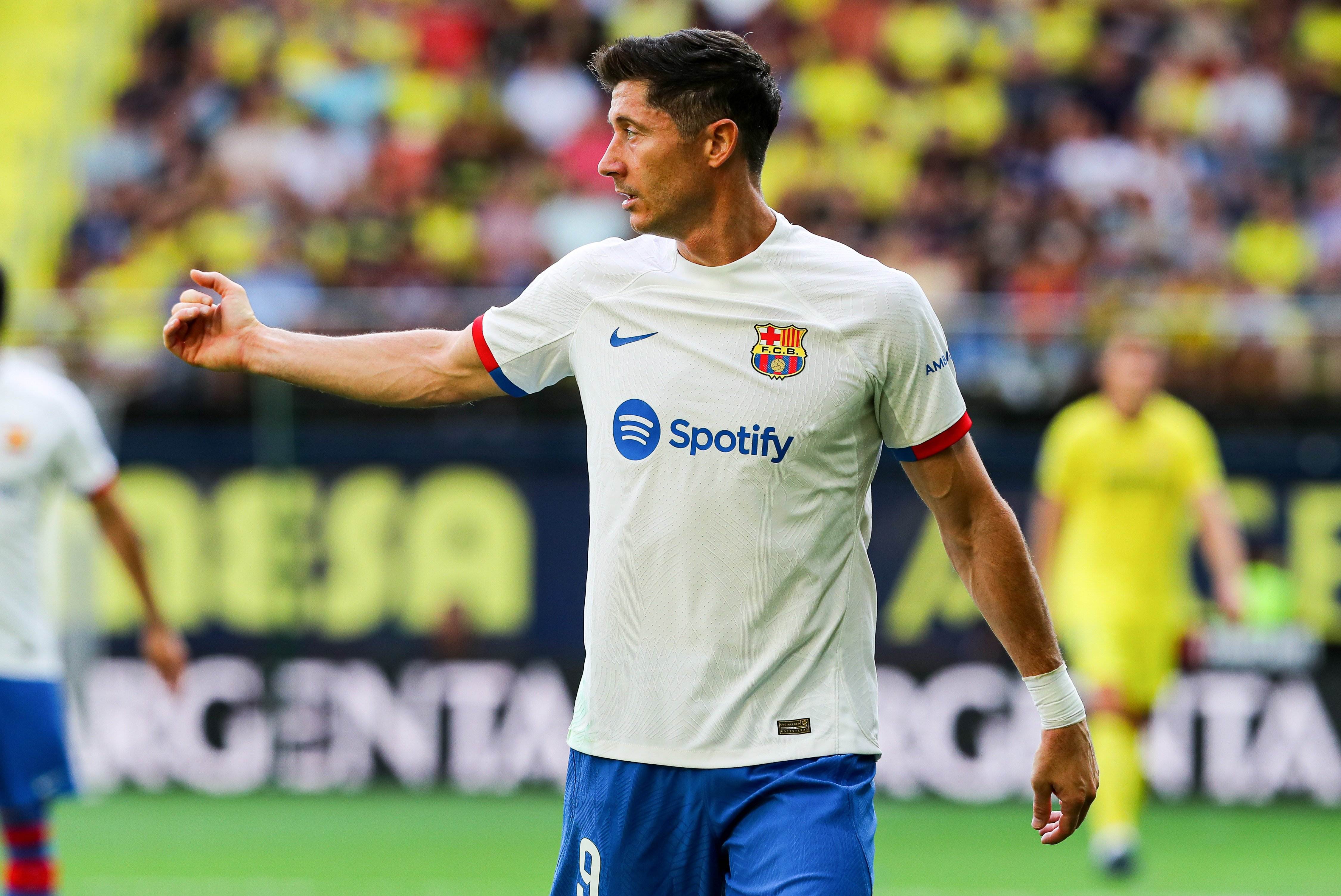 Lewandowski, KO en el Barça, Xavi Hernández aprieta a Deco para que traiga al sustituto