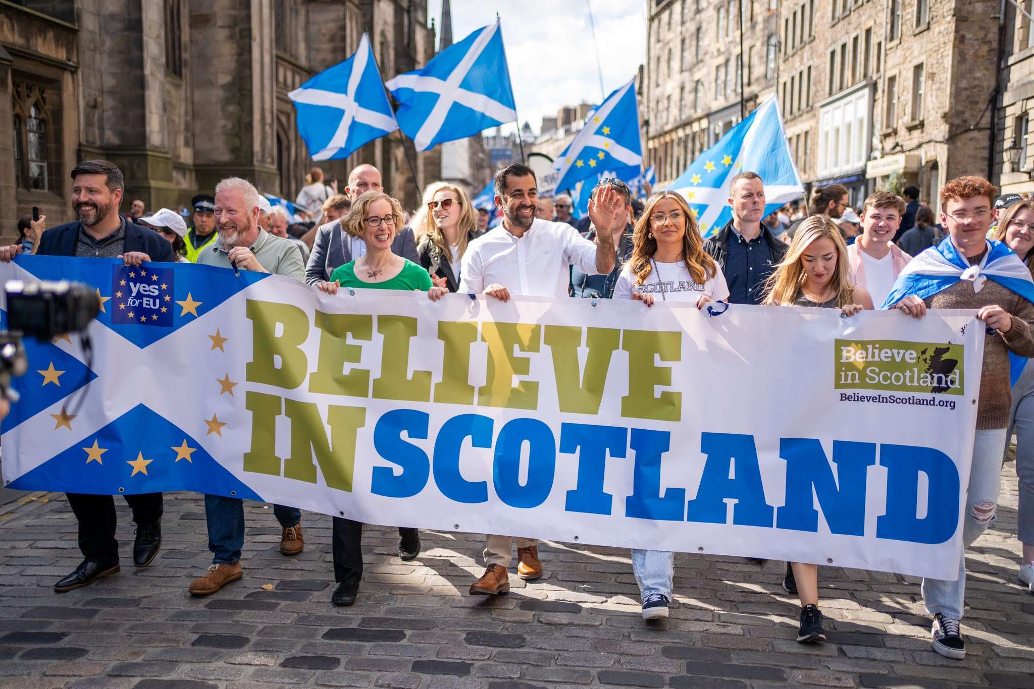 Una marcha por la independencia de Escocia recorre las calles de Edimburgo