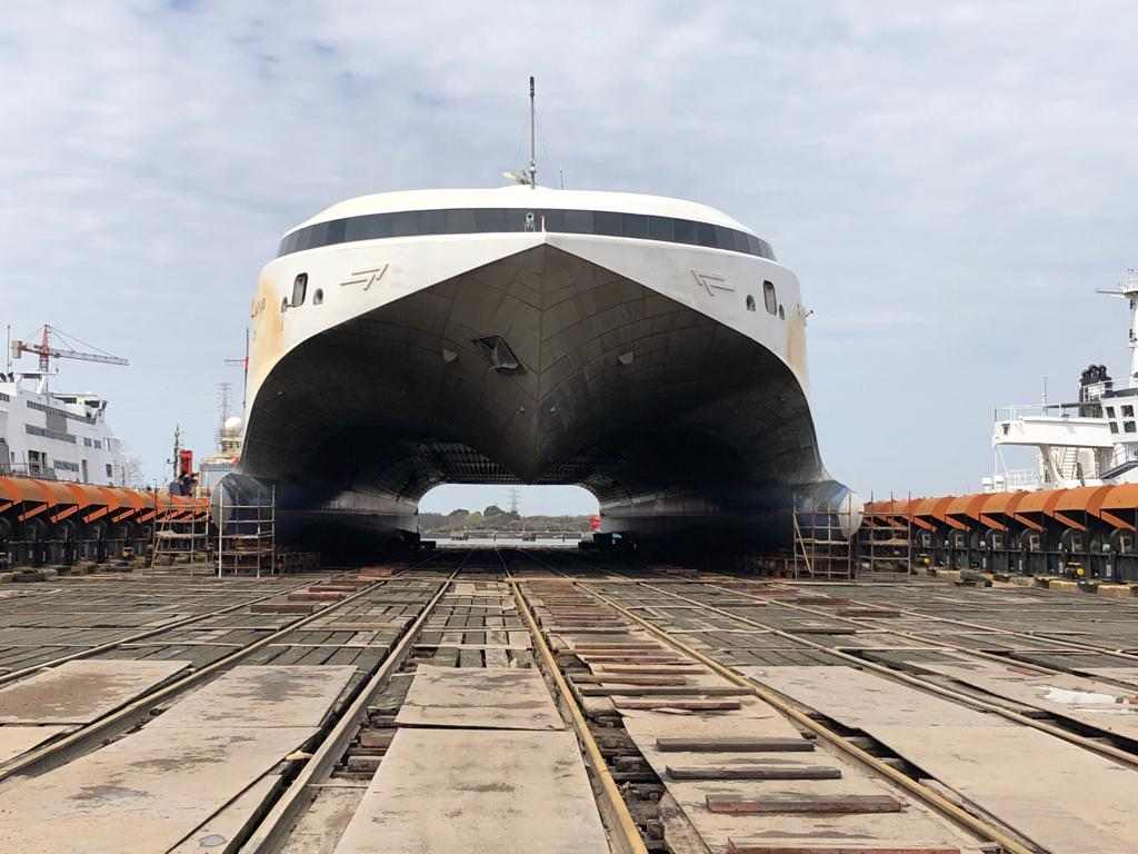 De Buenos Aires a Montevideo a 110 per hora, per mar i amb GNL