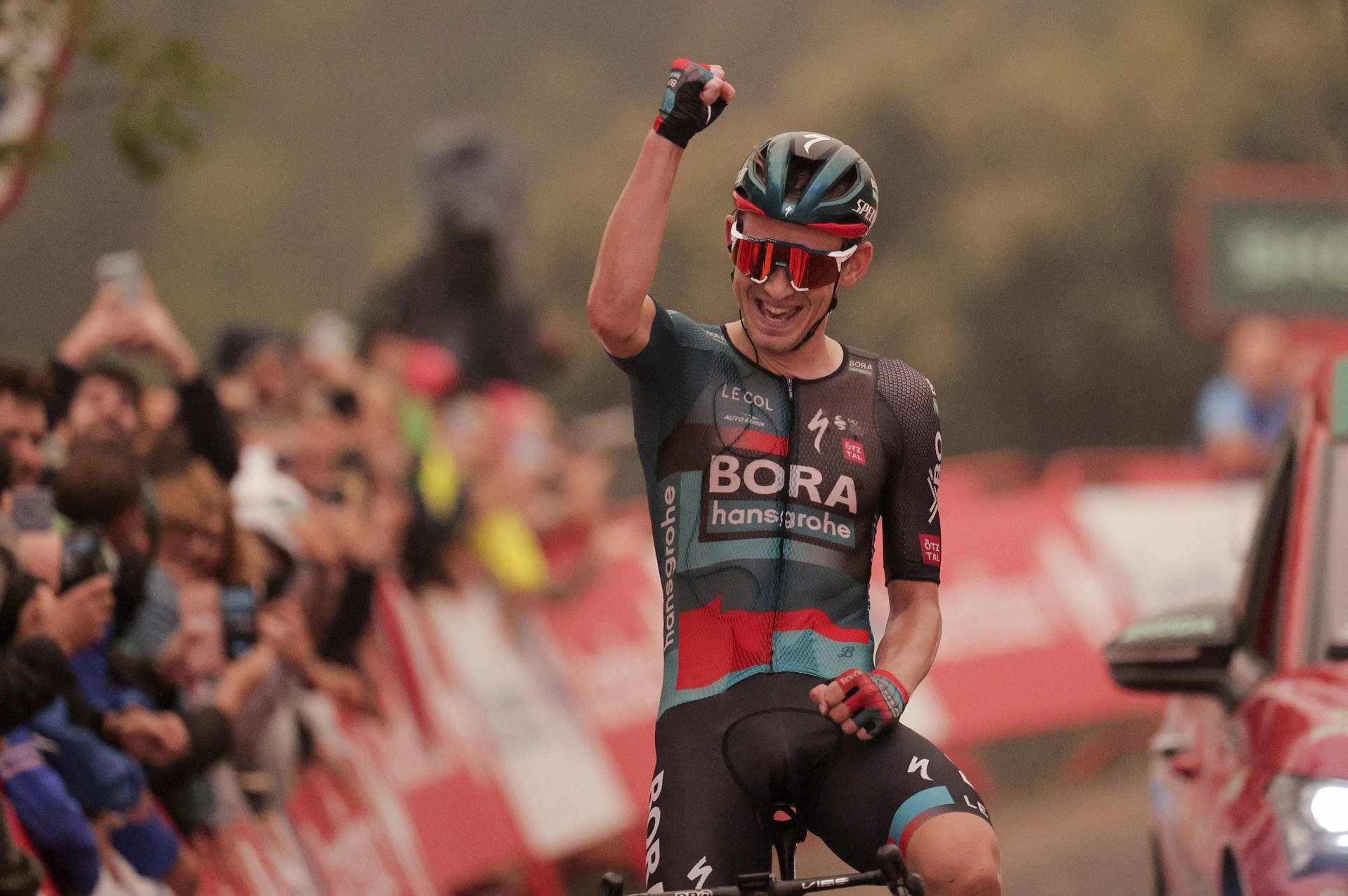 Lennard Kämna no té rival a Caravaca de la Cruz i Primoz Roglic marca territori a la Vuelta a Espanya