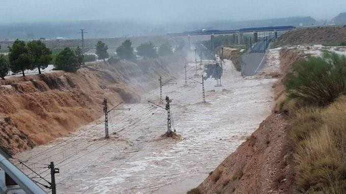 La connexió per tren entre Catalunya i el País Valencià continua alterada pel temporal