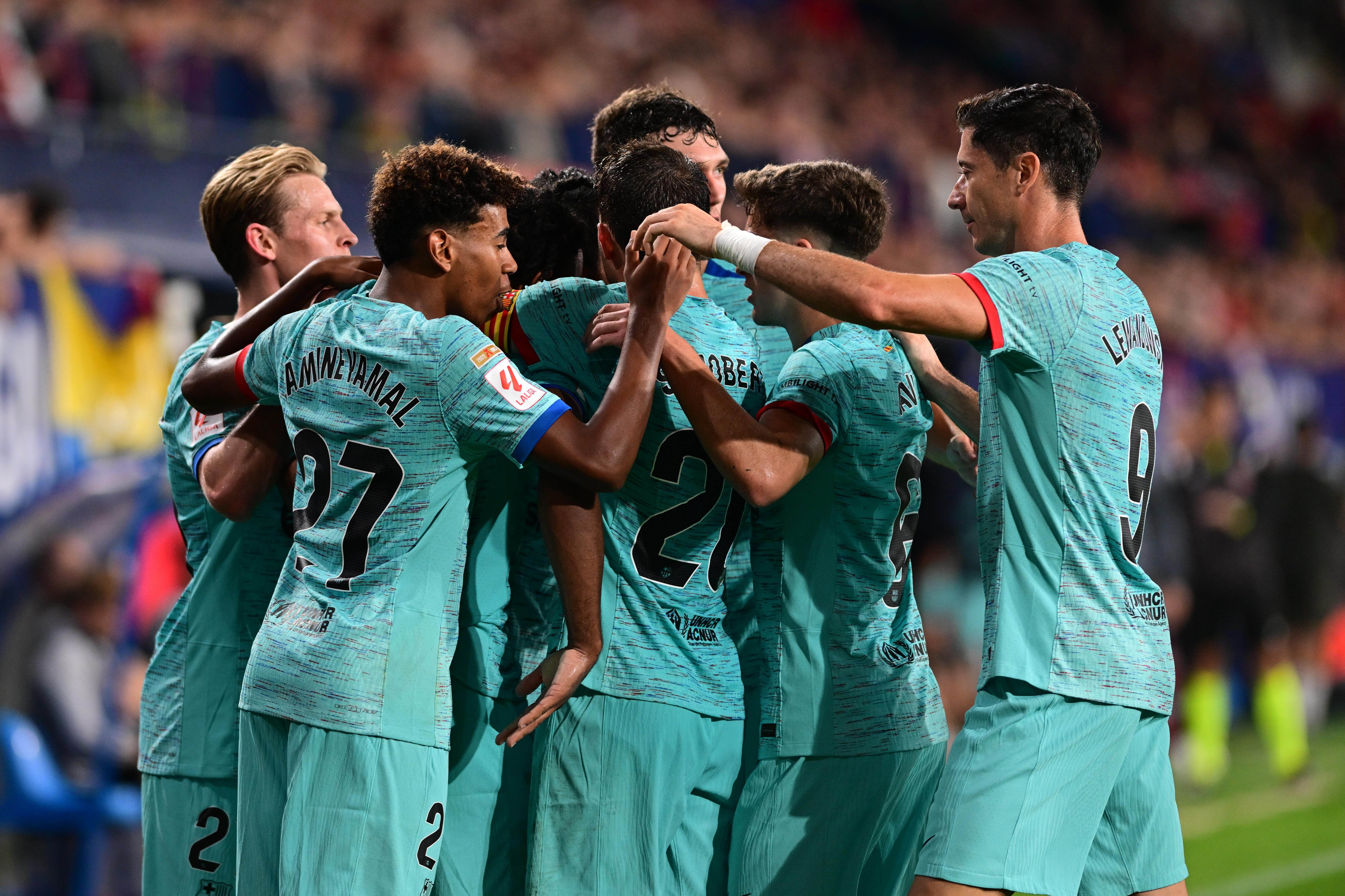 El Barça logra una trabajada victoria contra Osasuna (1-2) y se va al parón a dos puntos del Real Madrid