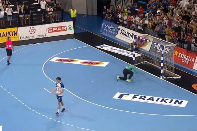 Pablo marca penal T V3 Pablo marca penal T V3