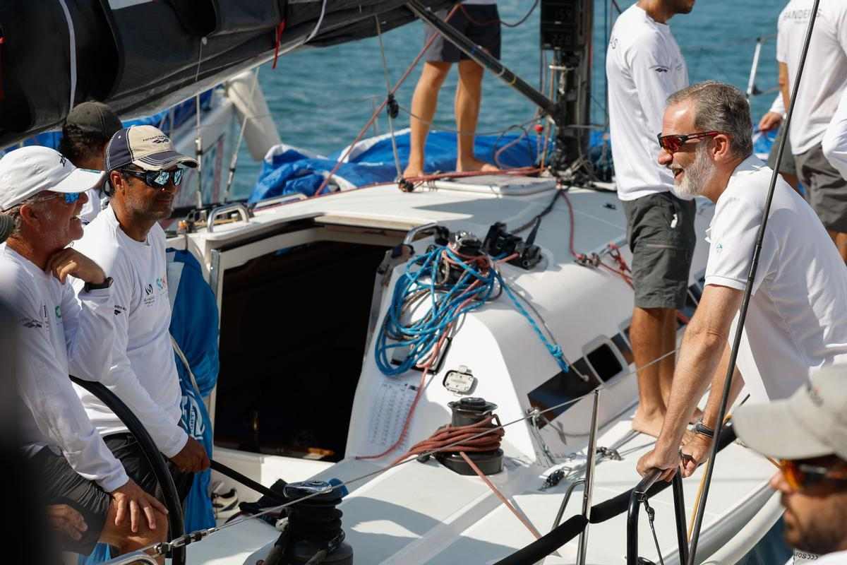 Felipe con su velero Felipe con su velero