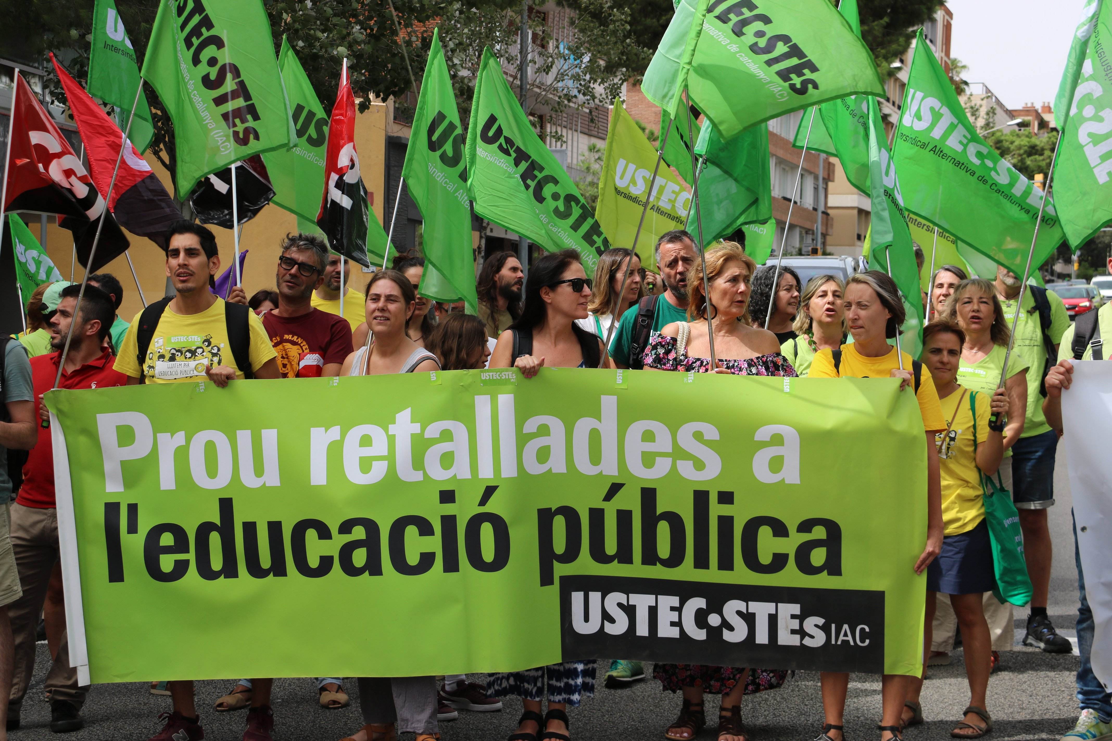 Catalan teachers' unions maintain strike call for this Wednesday, first day of term