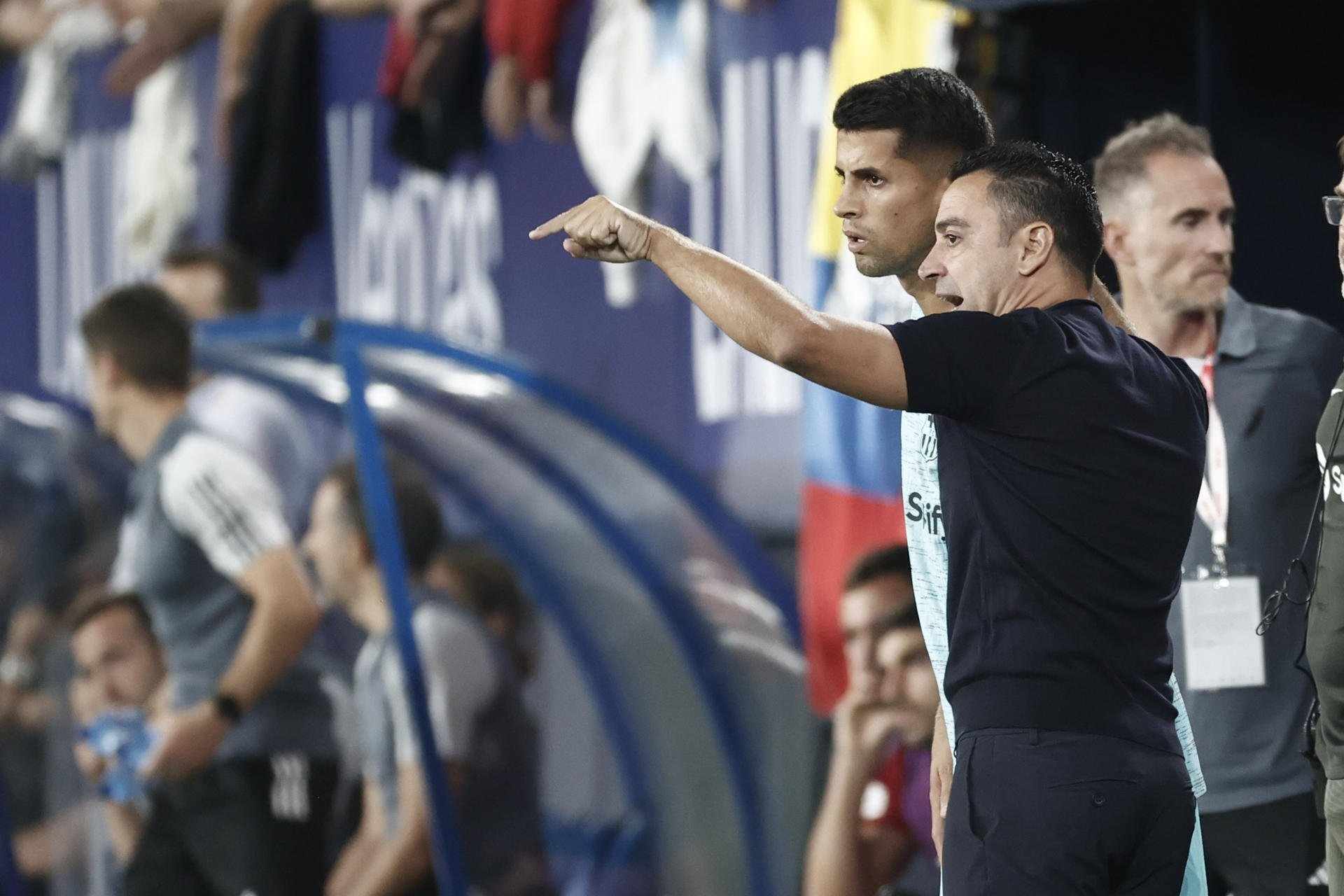 3 señalados por Xavi Hernández en el Osasuna-Barça, por debajo del nivel