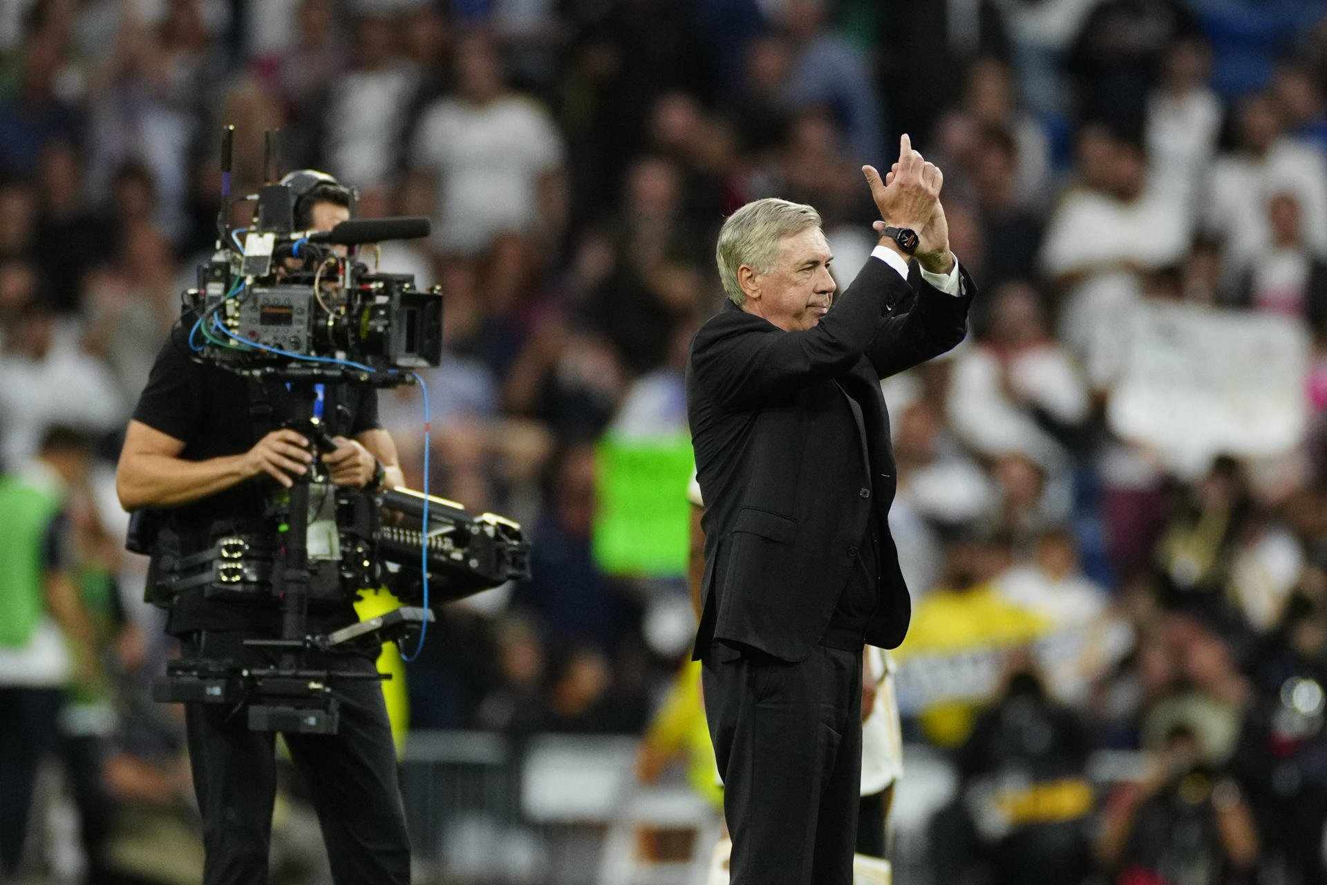 Ancelotti, gir, quan tot apuntava a una sortida del Reial Madrid demana la renovació, temporada excel·lent
