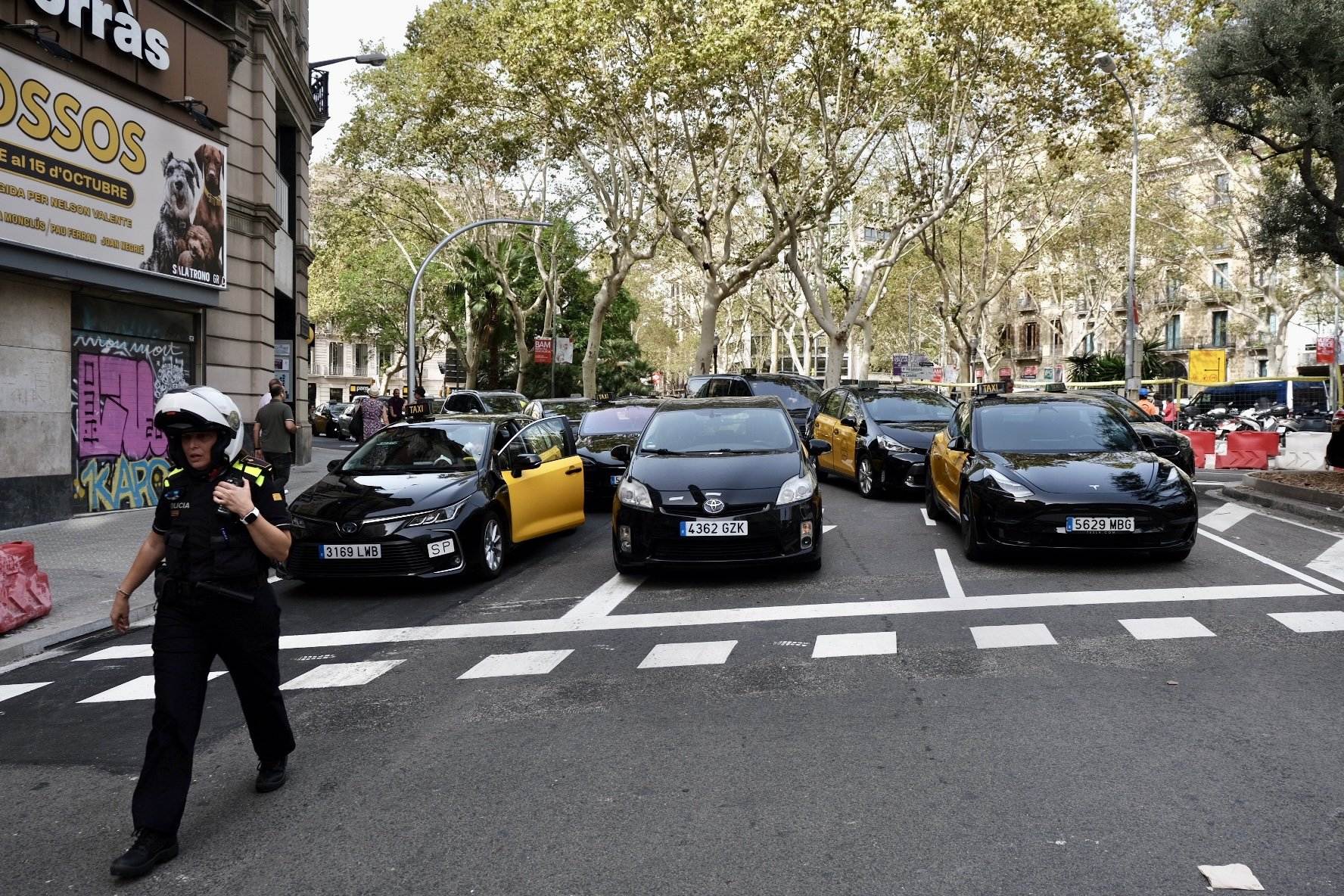 Taxistas protesta Barcelona Elite Taxi en plaza Urquinaona Carlos Baglietto Taxistas protesta Barcelona Elite Taxi en plaza Urquinaona Carlos Baglietto