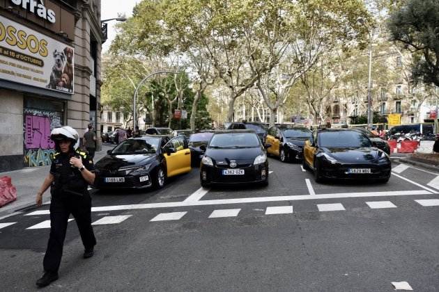 Taxistes protesta Barcelona Elite Taxi a plaça Urquinaona Carlos Baglietto Taxistes protesta Barcelona Elite Taxi a plaça Urquinaona Carlos Baglietto