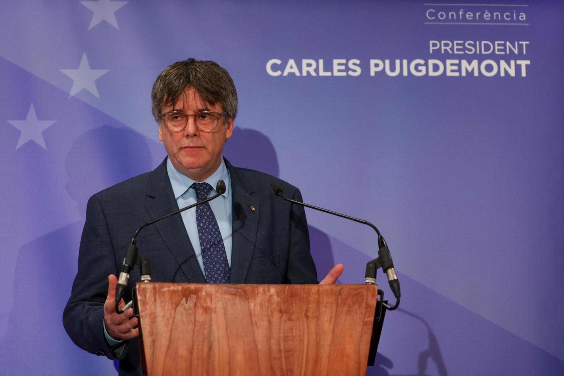 Puigdemont calls on Sánchez for "an historic accord, unseen since 1714" to save the investiture