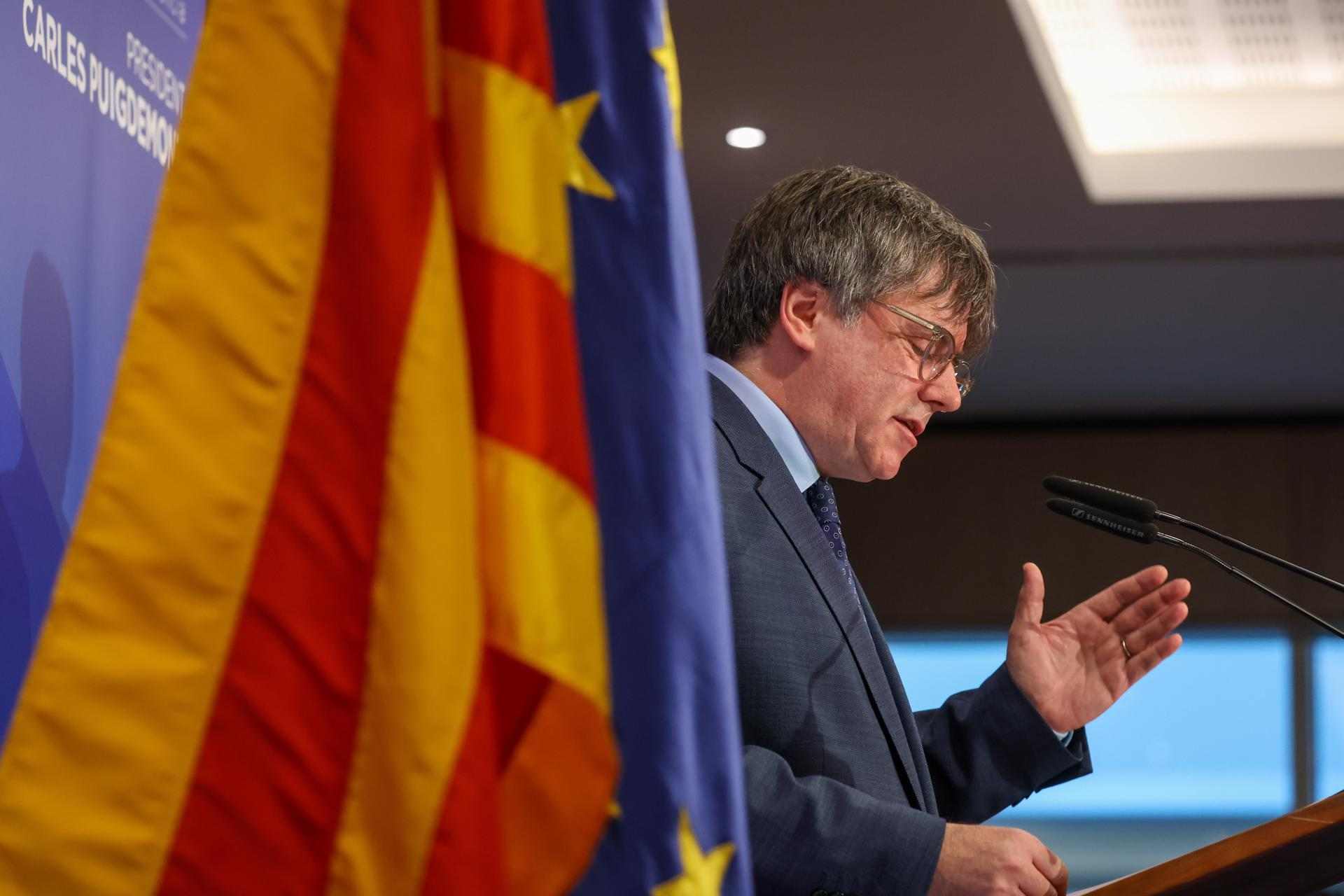 Carles Puigdemont celebra la victòria judicial contra un mitjà espanyolista
