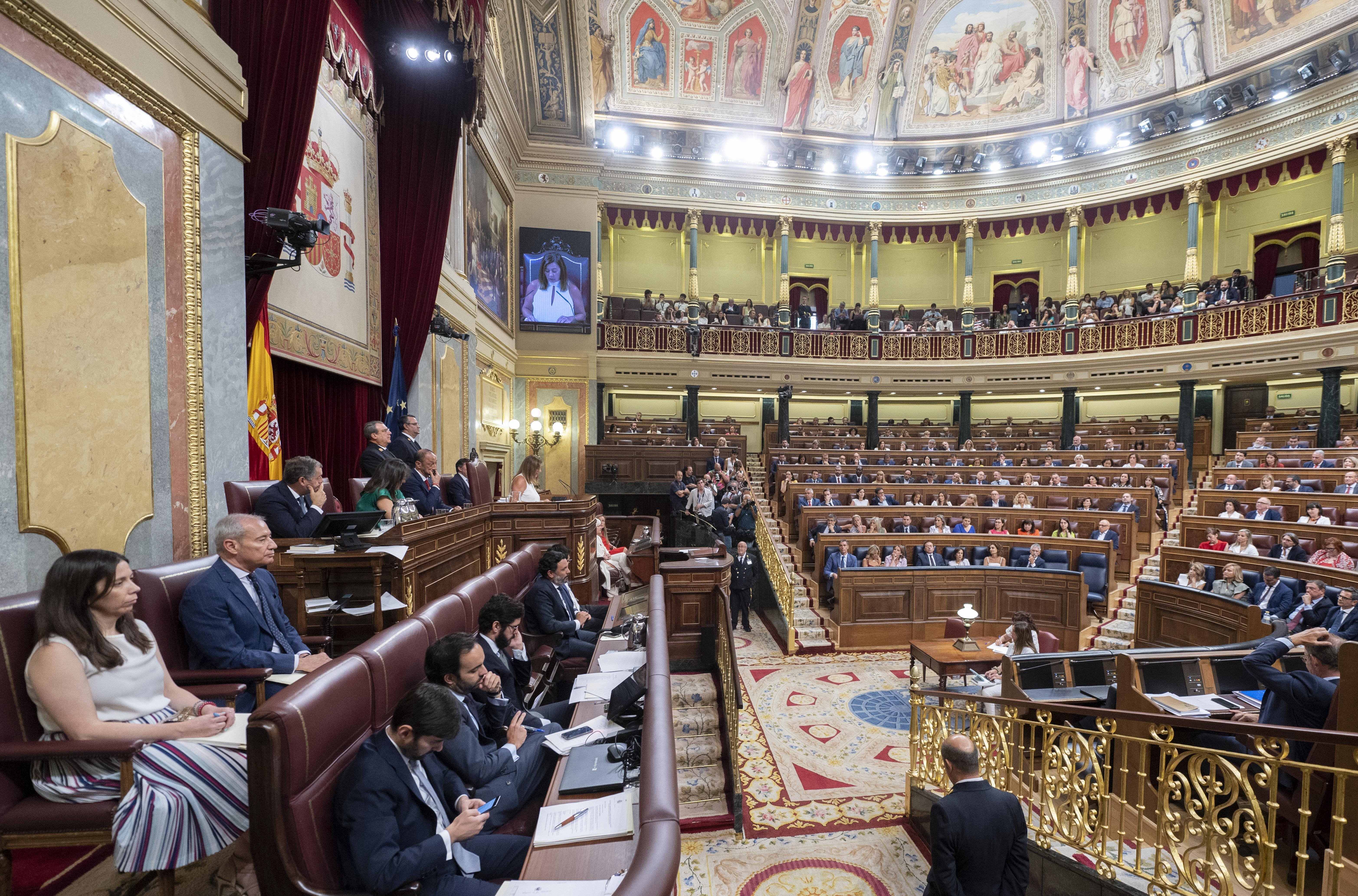 Junts, amb PSOE, i ERC, encerclat per Vox, PNB i Sumar: així es distribueixen els escons al Congrés