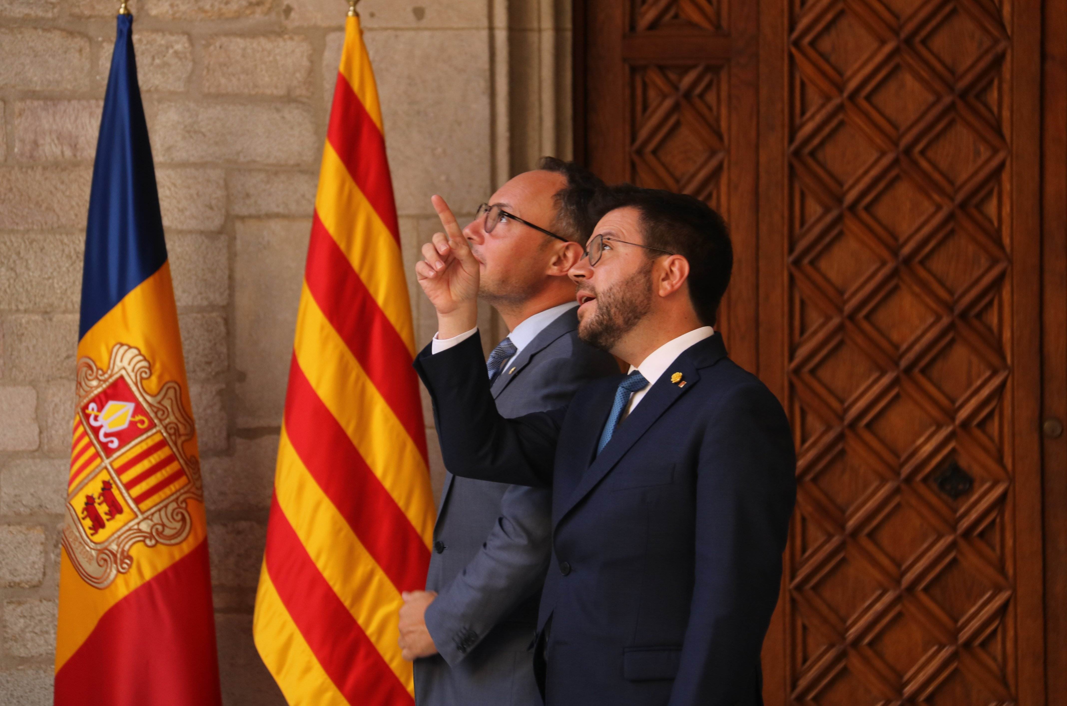 Aragonès demana a Puigdemont coordinar-se per assolir la independència "tan aviat com sigui possible"