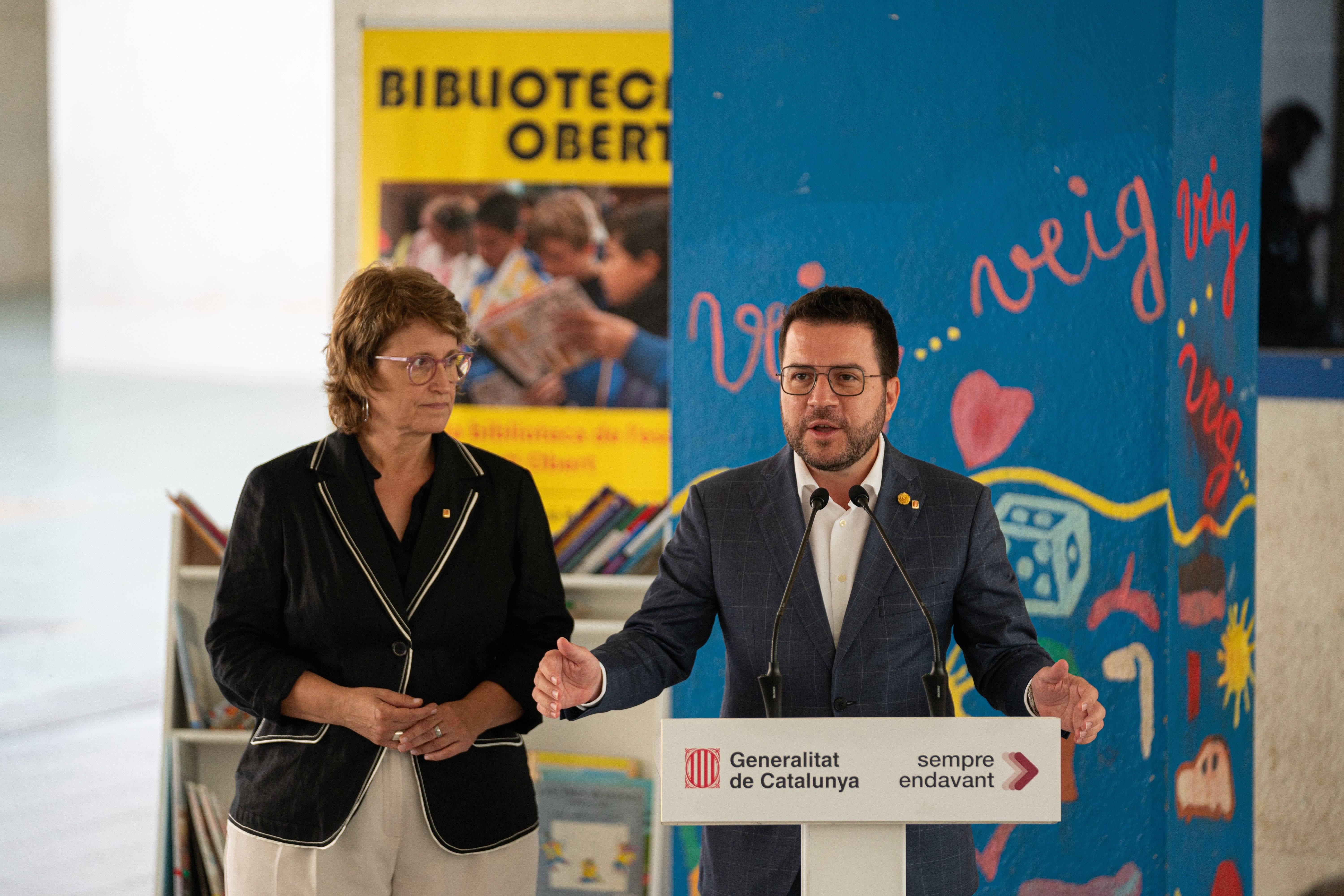 Pere Aragonès y Anna Simó en la escuela Mercè Rodoreda de Barcelona / Pau Venteo Pere Aragonès y Anna Simó en la escuela Mercè Rodoreda de Barcelona / Pau Venteo