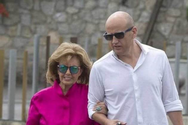 Chófer Gustavo, María Teresa Campos Chófer Gustavo, María Teresa Campos