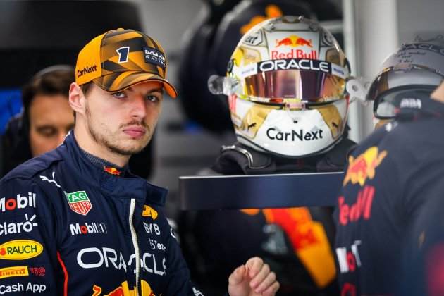 Max Verstappen con rostro serio en el GP de Singapur 2022 / Foto: Europa Press