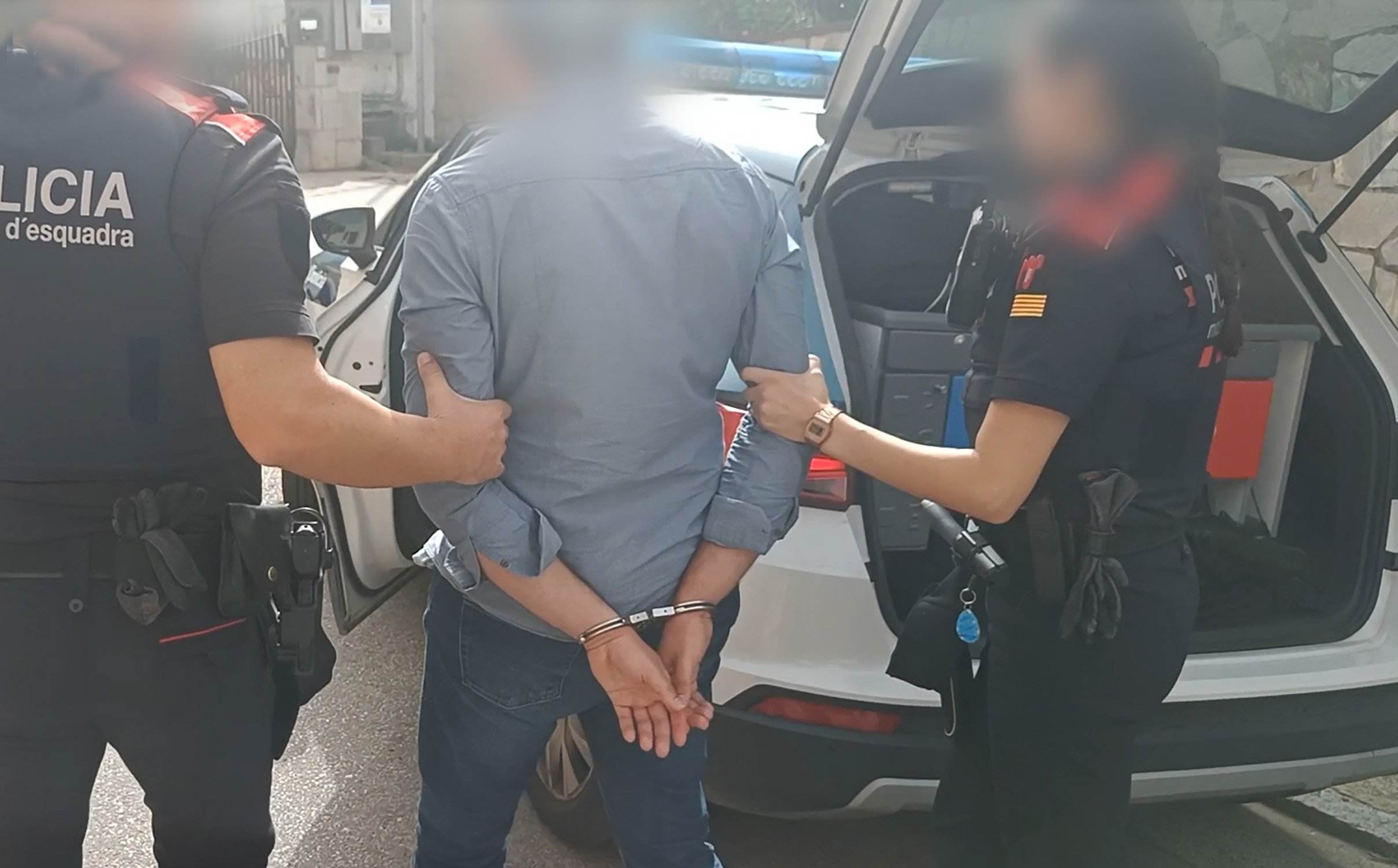 Detenido 'lobo solitario' de extrema derecha en Lloret de Mar: propaganda franquista, armas y muy radicalizado