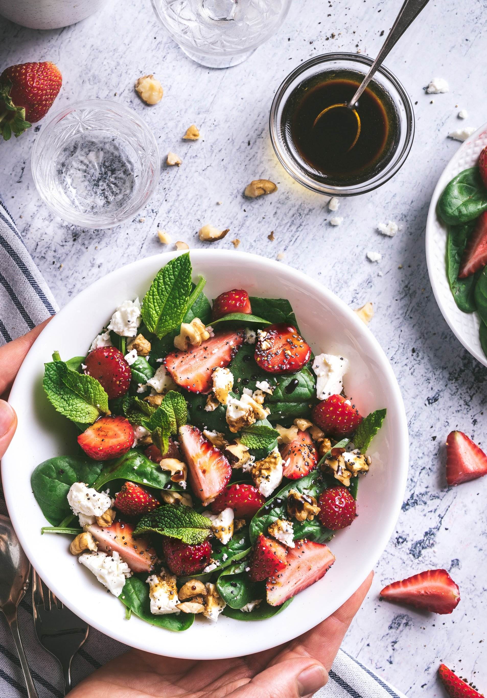 ¿Cuál es el orden correcto para aliñar una ensalada? Así deberías hacerlo
