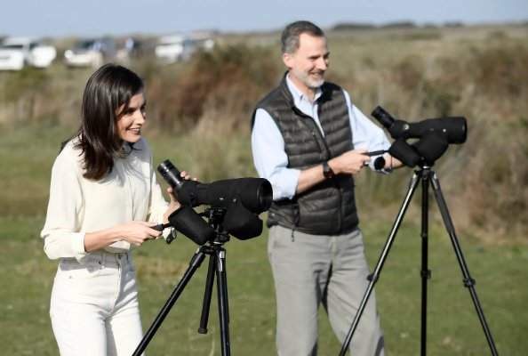 Letizia y Felipe observando la fauna Letizia y Felipe observando la fauna